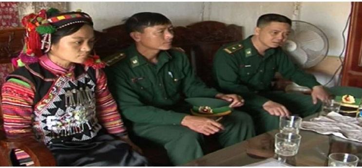 Những cán bộ xã mang quân hàm xanh