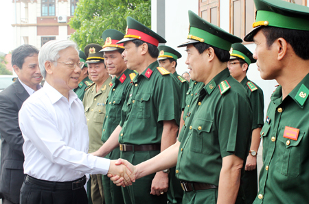 Kết hợp xây dựng thế trận quốc phòng toàn dân với phát triển kinh tế, văn hóa, xã hội ở khu vực biên giới và biển, đảo trong tình hình mới