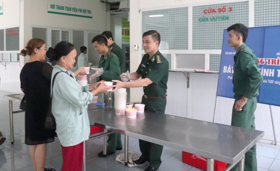 Bộ đội Biên phòng đẩy mạnh công tác vận động quần chúng theo lời Bác dạy