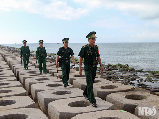 Vai trò của giá trị nhân văn quân sự truyền thống đối với xây dựng quân đội nhân dân Việt Nam về chính trị hiện nay