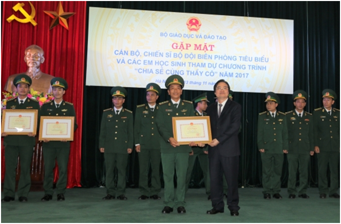 Thầy giáo “đặc biệt” ở làng biển Kim Liên