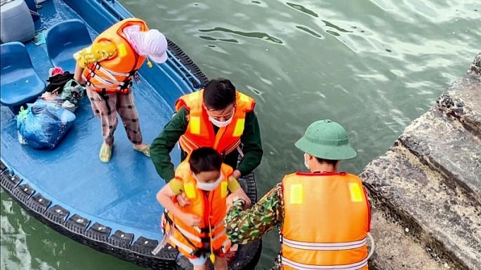 BĐBP Thành phố Hải Phòng phát huy hiệu quả mô hình “Tổ tàu đoàn kết vươn khơi” đánh bắt hải sản gắn với  công tác quản lý, bảo vệ chủ quyền, phòng chống thiên tai - TKCN