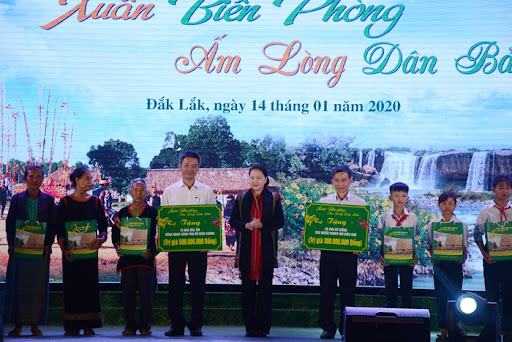 Bộ đội Biên phòng thực hiện hiệu quả Chương trình “Xuân biên phòng ấm lòng dân bản”