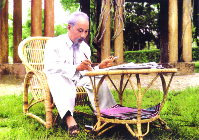 Quan điểm của Chủ tịch Hồ Chí Minh về lợi ích quốc gia - dân tộc trong quan hệ đối ngoại - Những vấn đề đặt ra đối với Việt Nam hiện nay