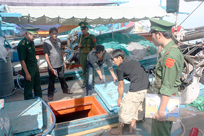 Ngăn chặn tình trạng buôn lậu trên tuyến biên giới Việt Nam - Cam-pu-chia và vùng biển phía Nam