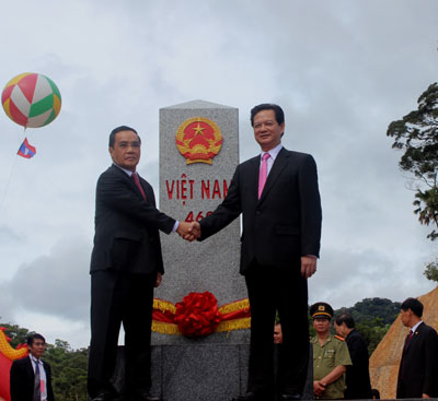 Lễ chào mừng hoàn thành công tác tăng dày và tôn tạo mốc biên giới Việt Nam - Lào: Thành quả của tình bạn, tình đồng chí thủy chung, son sắt