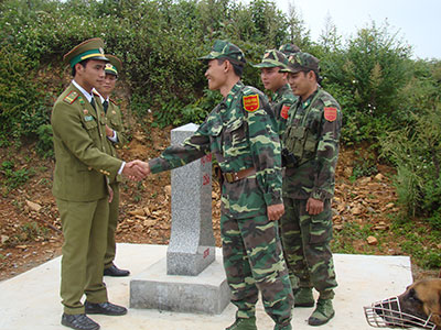 Một số hình ảnh về hoạt động tuần tra song phương của Bộ đội Biên phòng Việt Nam với lực lượng bảo vệ biên giới nước bạn