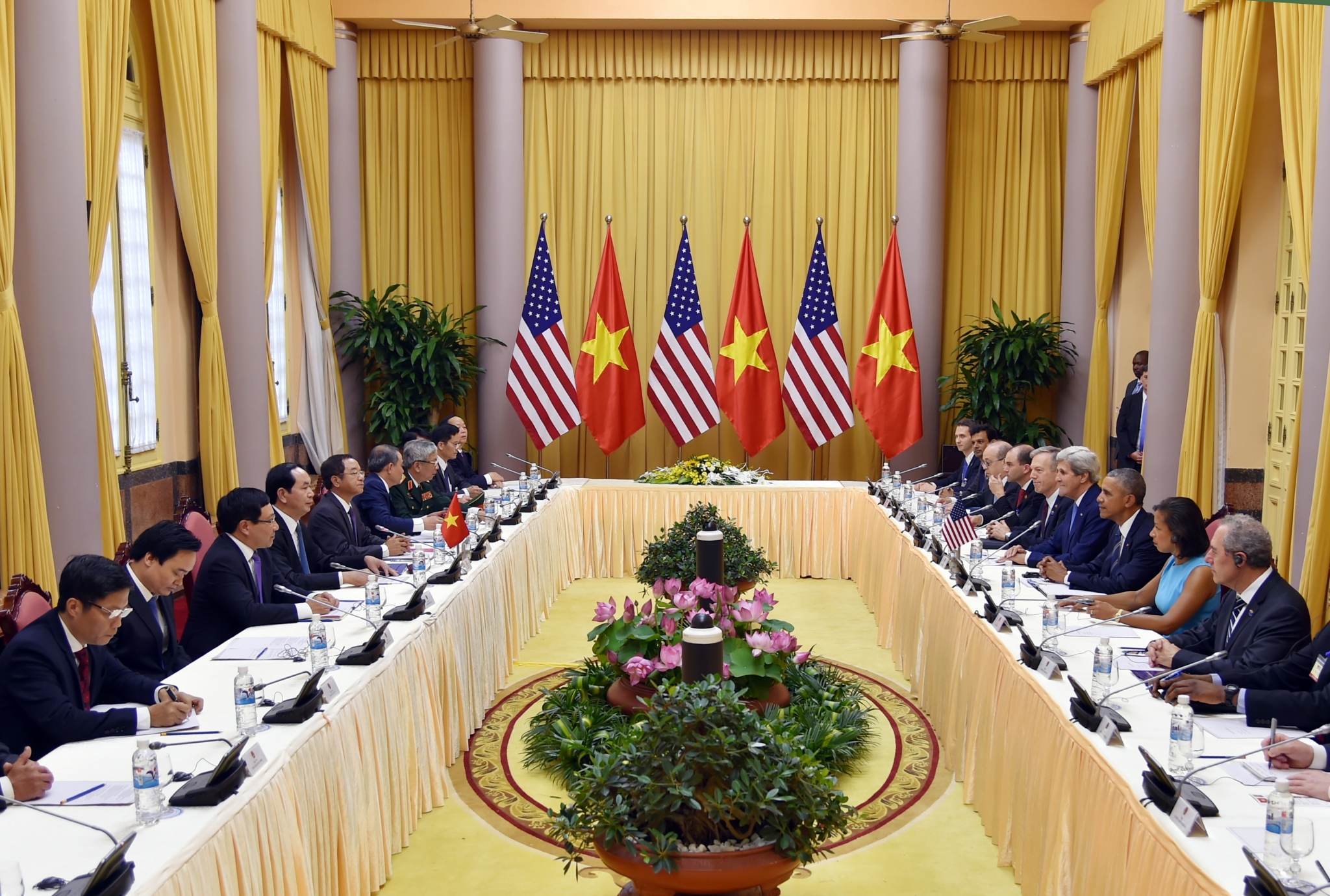 Các quy tắc nghiệp vụ cho lễ tân ngoại giao