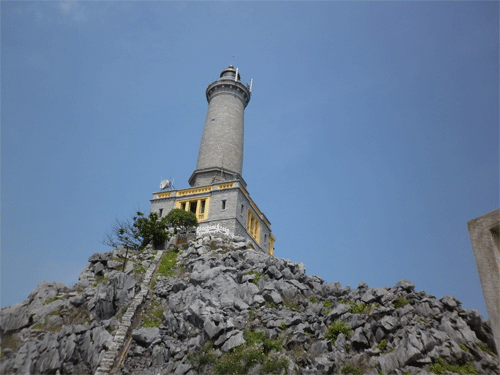 Đèn Hải đăng Long Châu