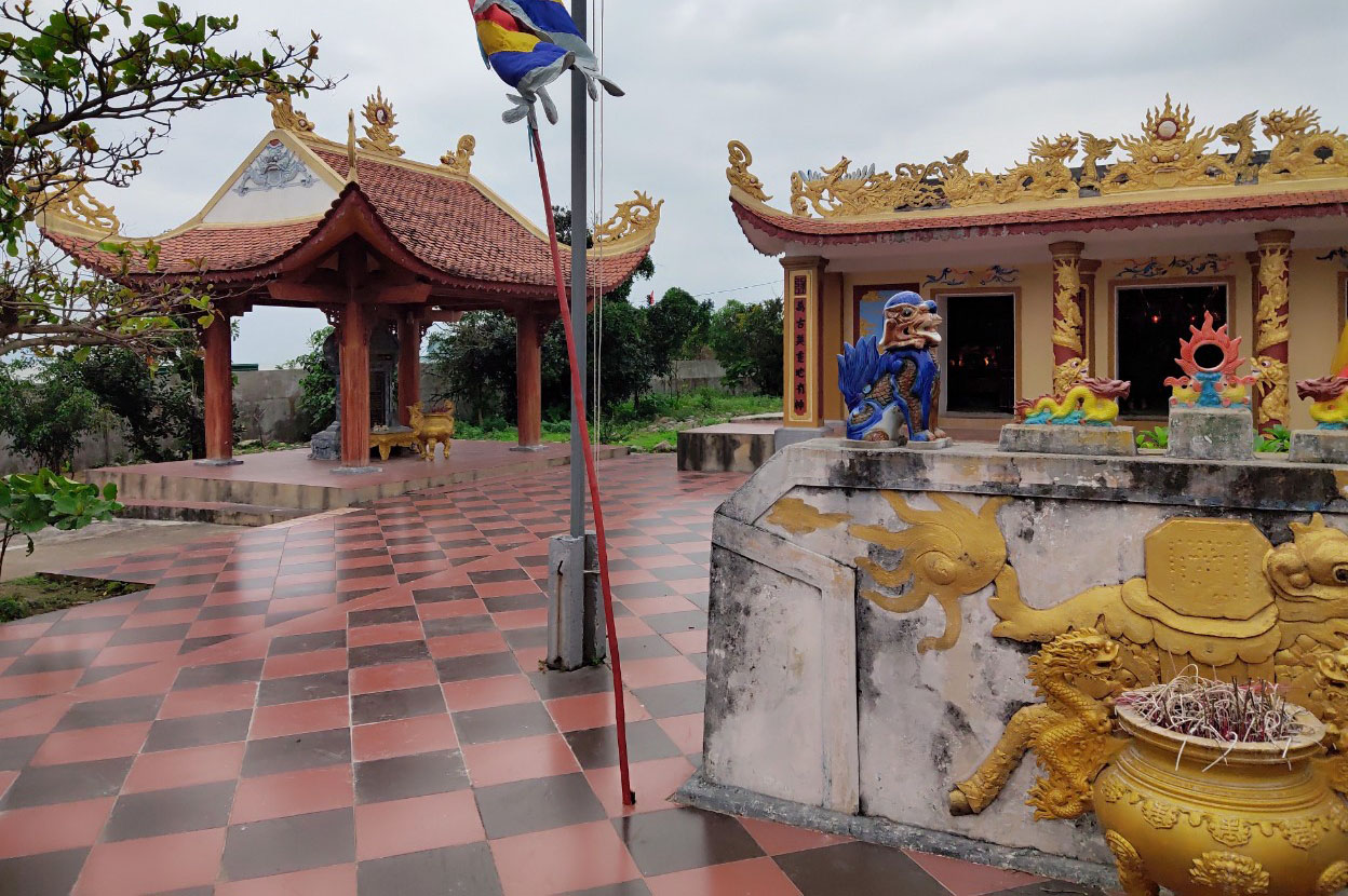 Đền thiêng nơi cửa biển