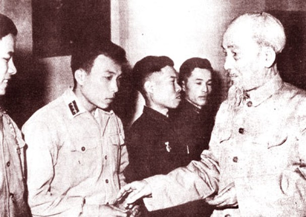 Bác Hồ - Người khai sinh ra lực lượng Công an nhân dân vũ trang