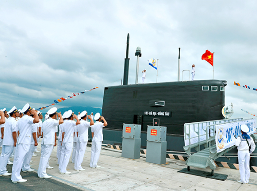 Bác bỏ luận điệu phủ nhận vai trò của công tác đảng, công tác chính trị trong xây dựng Quân đội tiến lên hiện đại