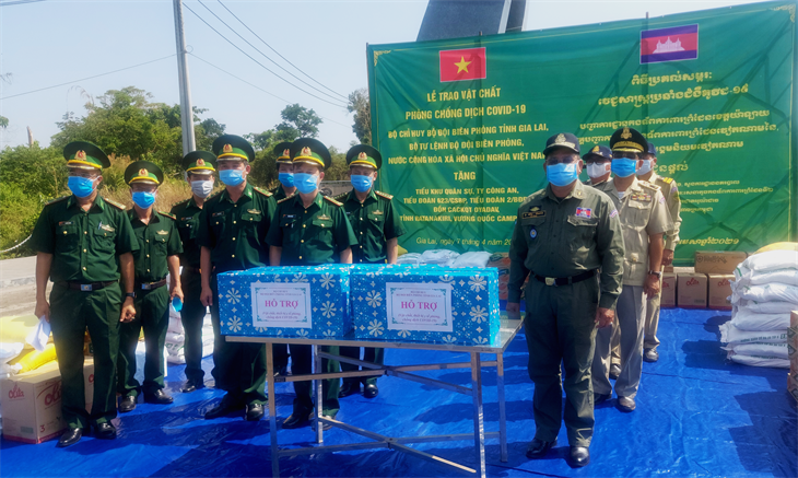 Tình người không biên giới