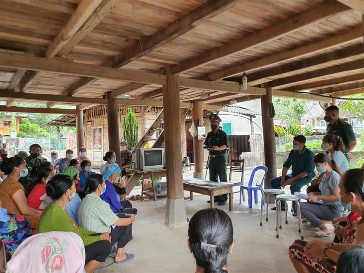 Mang bình yên đến với bản làng