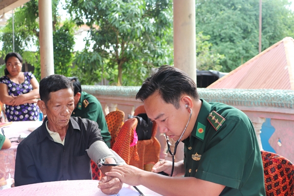 Giải quyết mối quan hệ dân tộc xuyên biên giới, góp phần  bảo đảm chủ quyền, an ninh quốc gia